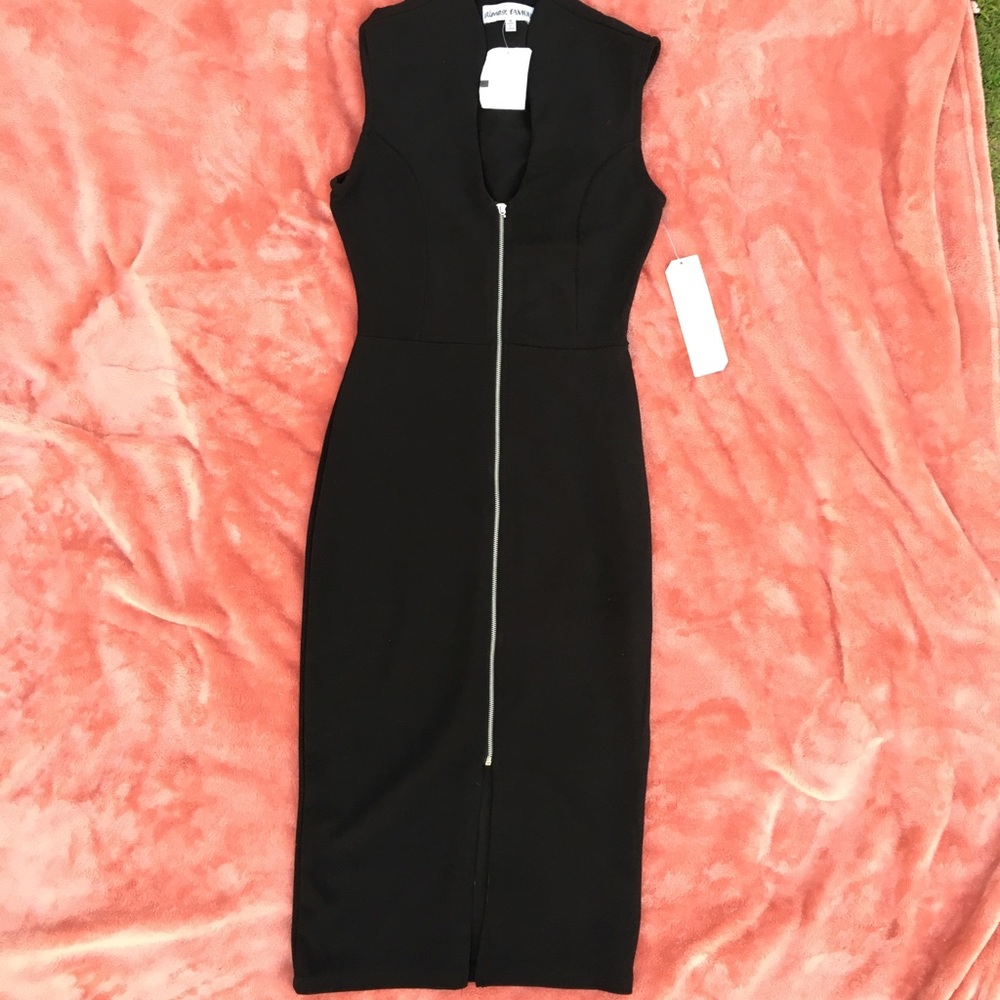 Sleeveless slit pencil dress